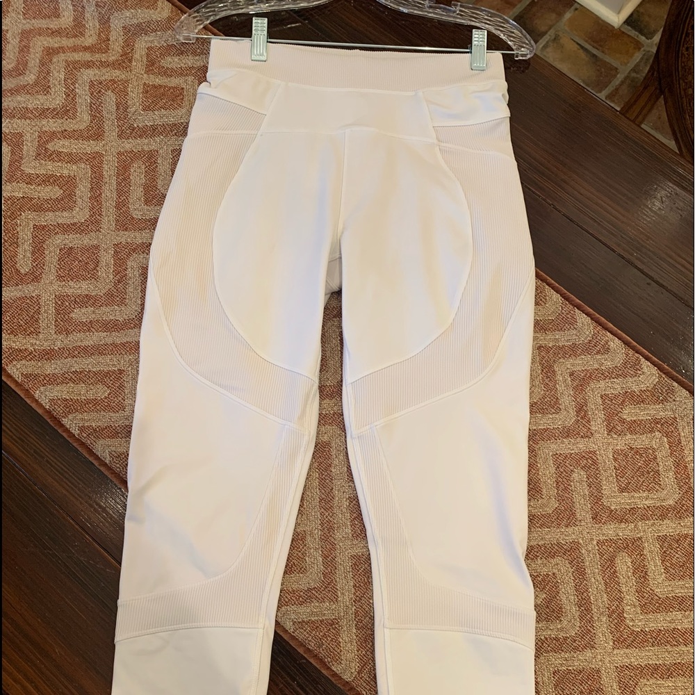 Lululemon White leggings Brand New never worn no tags.